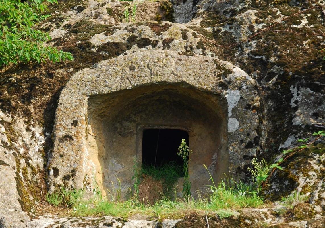 Çamas-Sucuali Kaya Mezarı (3).JPG